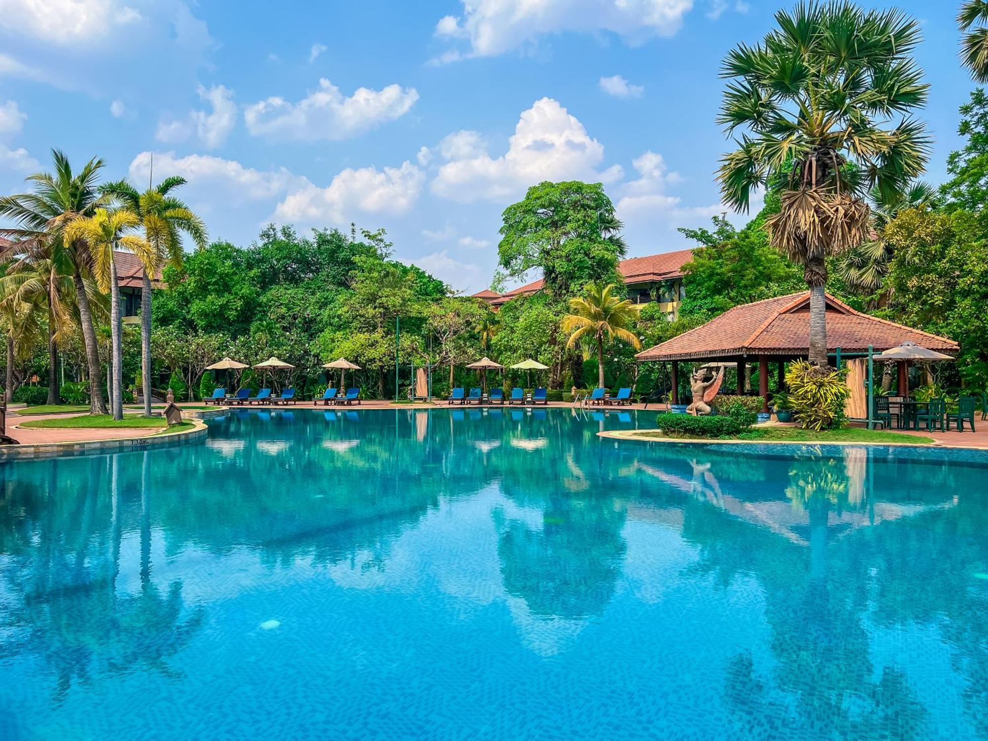 Angkor Palace Resort & Spa Сиемрип Экстерьер фото